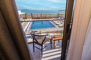 Superior Sea View Room | Terrace/patio - Leone Cunda Edition Otel (Ayvalik)
