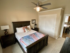 2 bedrooms, iron/ironing board, free WiFi, bed sheets - Leadville Depot Condos - Luxury Condos Unit B (Leadville)