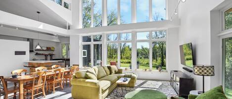 Smart TV, fireplace, DVD player, table football