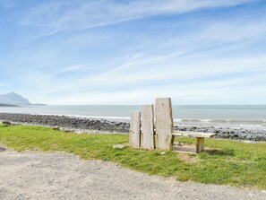 Fishing - The Yard Beach Cottage - UK43653 (Aberdesach, near Caernarfon)