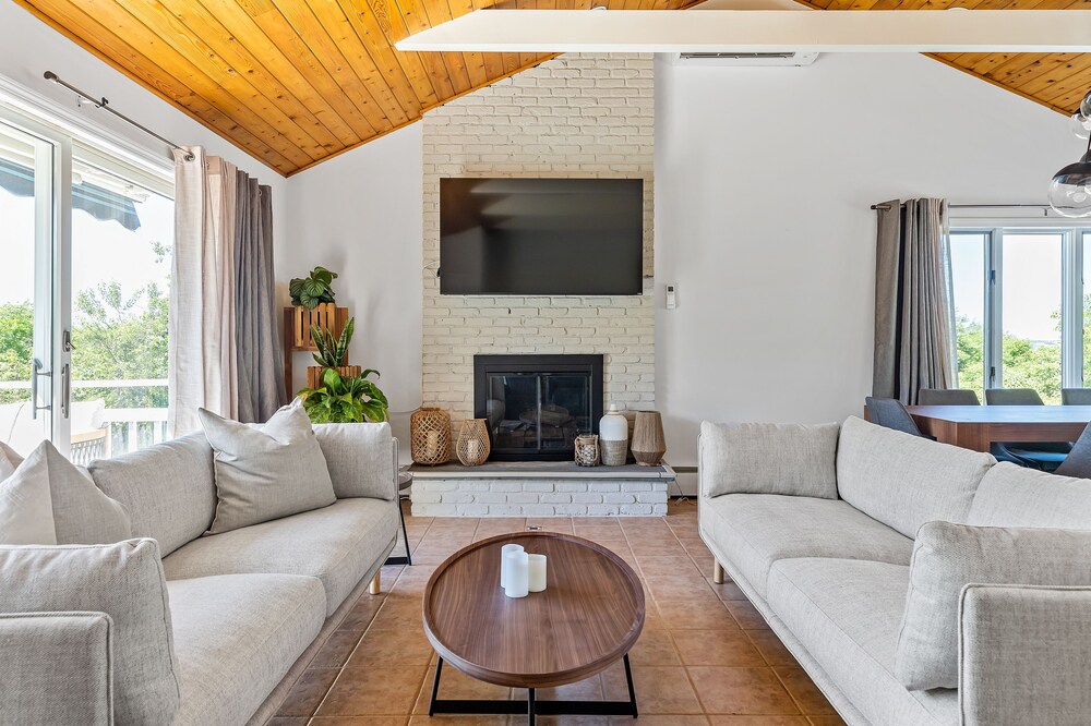 Bright Updated Montauk Beach House