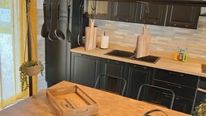 Kaffetrakter/tekoker, kjøleskap, mikrobølgeovn og ovn