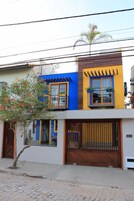 ด้านหน้าที่พัก