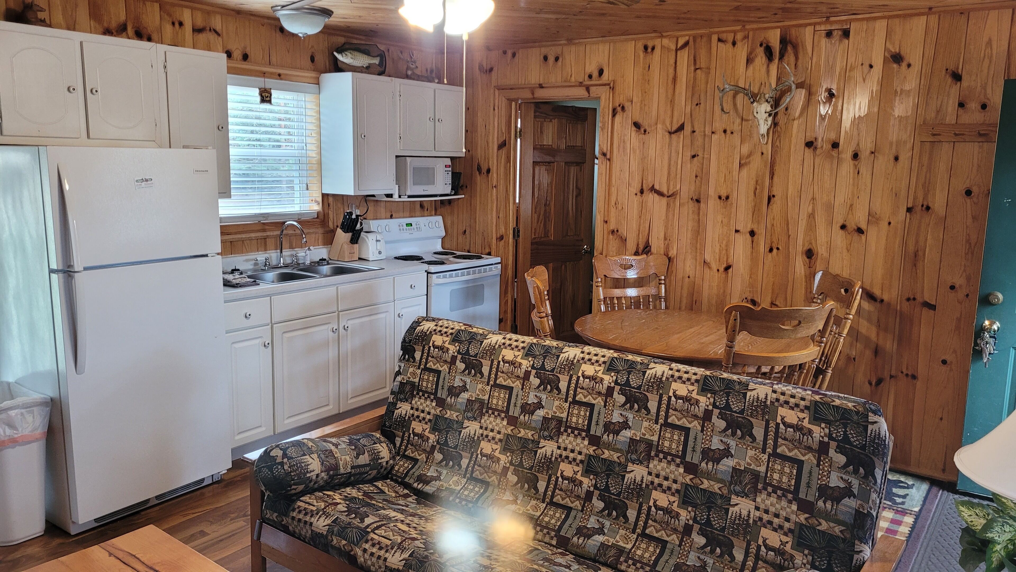 Aspen Cottage 2BR 2BA only 1 mile to Crystal Mtn