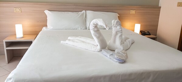 In-room safe, desk, free WiFi