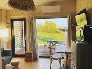 TV - Cottage for 2, with a private spa and heated swiming pool (Sérignac)