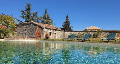 Cottage for 2, with a private spa and heated swiming pool