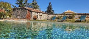 Cottage for 2, with a private spa and heated swiming pool