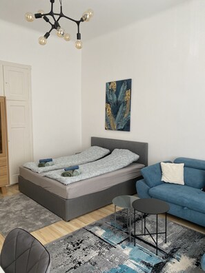 2 bedrooms, desk, Internet, bed sheets - Blue Danube Apartment 10 Minutes from the Parliament w/ Free Parking  (Budapest)