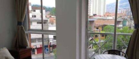 1 dormitorio, caja fuerte, escritorio y wifi