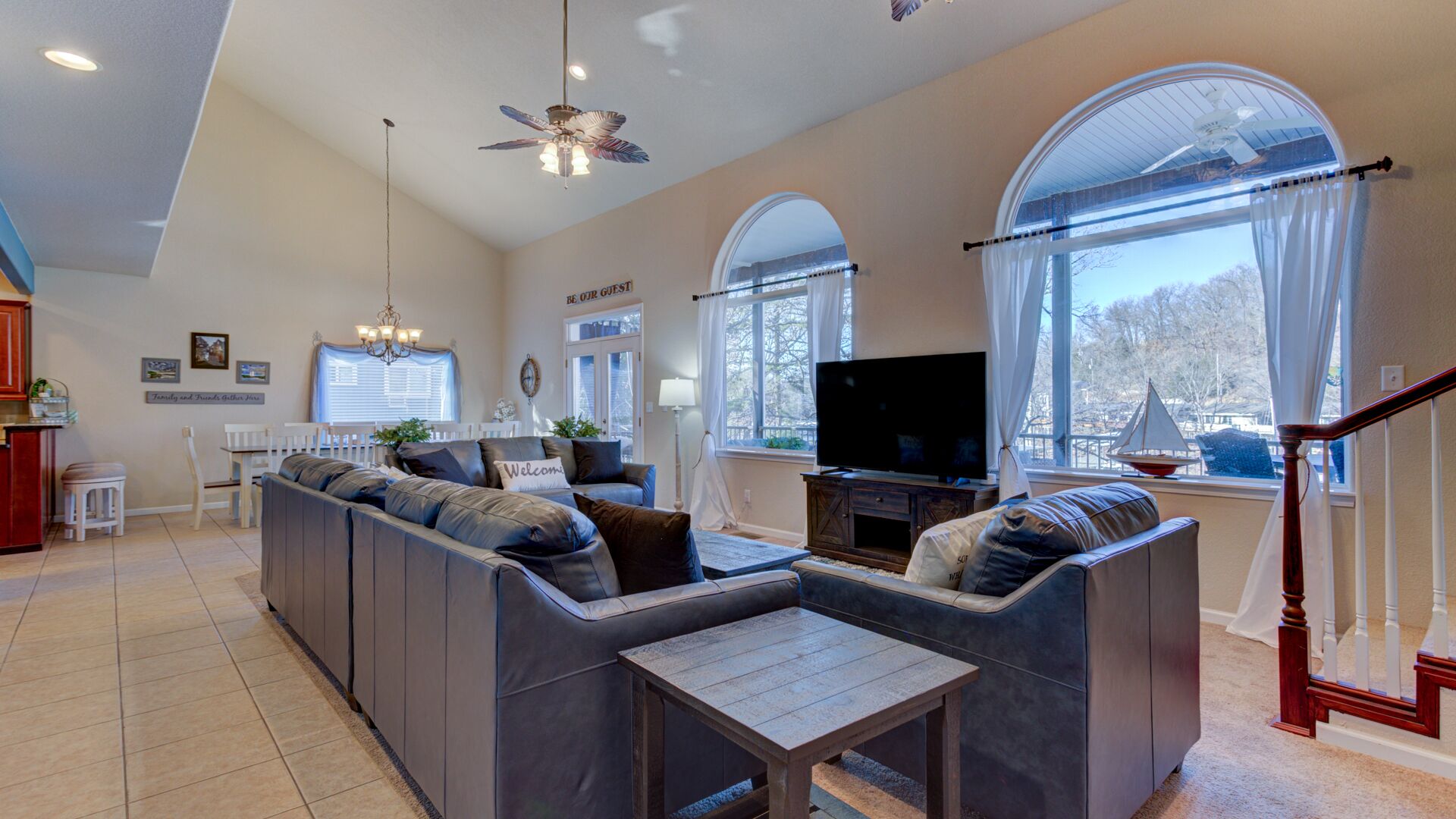 Luxurious 5 Br, 5 Ba Sleeps 18  NO WAKE DEEPWATER COVE!