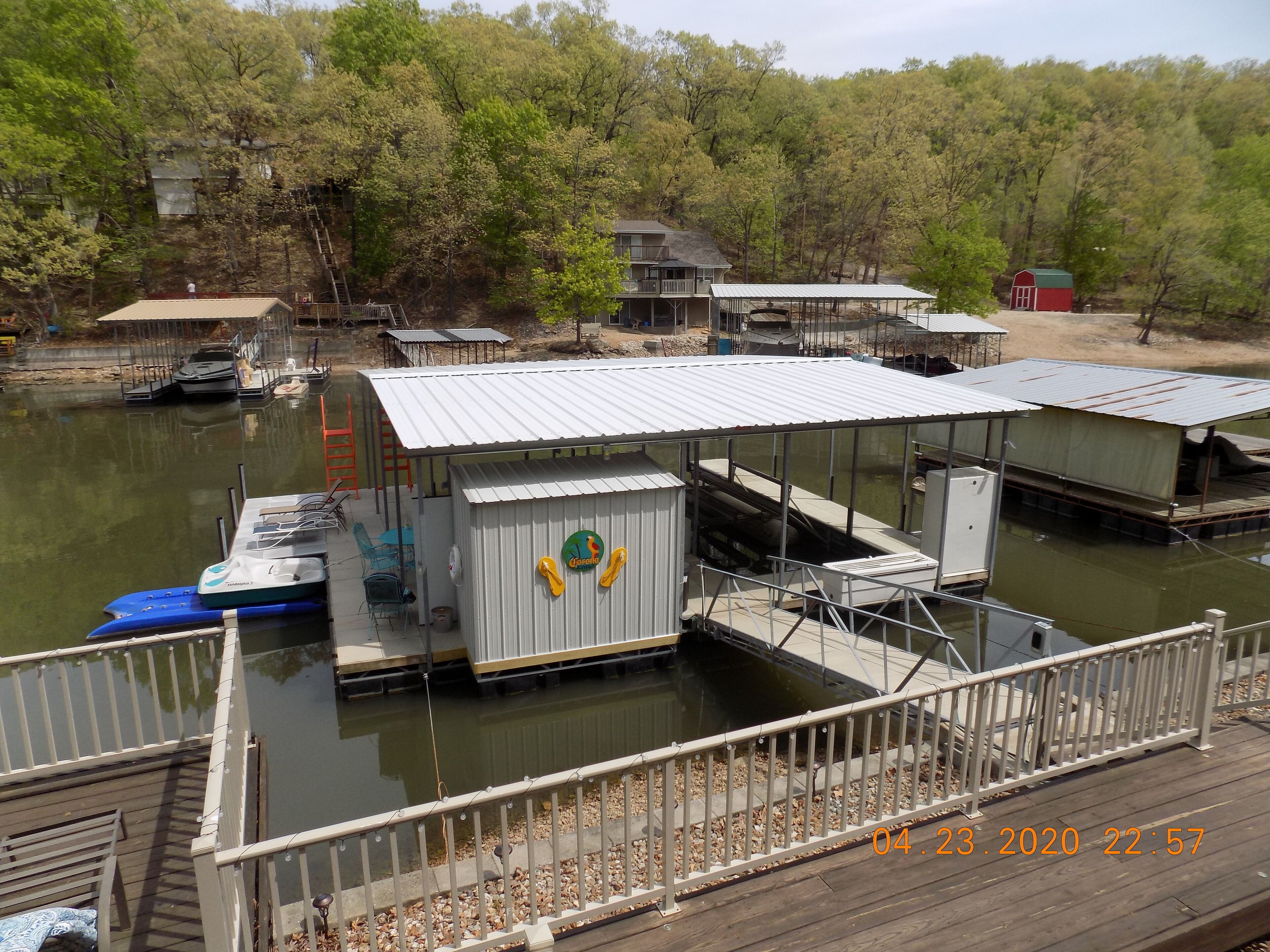 Luxurious 5 Br, 5 Ba Sleeps 18  NO WAKE DEEPWATER COVE!