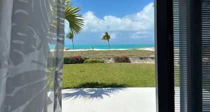 Gorgeous Beach Front Ocean Villa 906