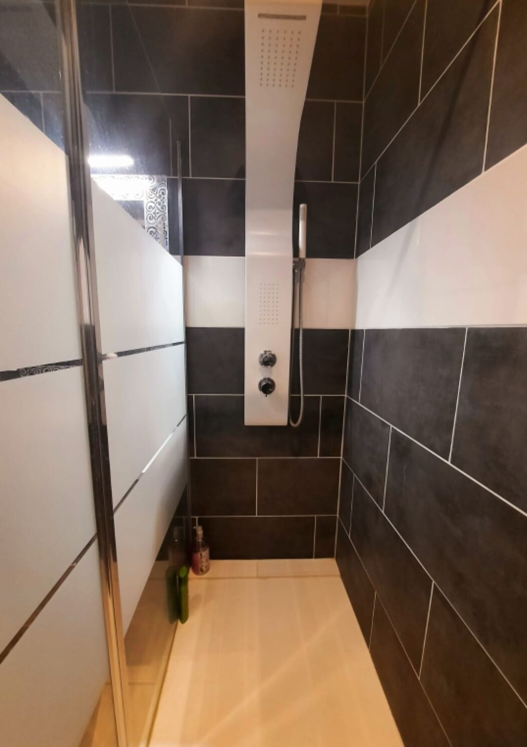 VILLA 6 PERS with SWIMMING POOL not overlooked