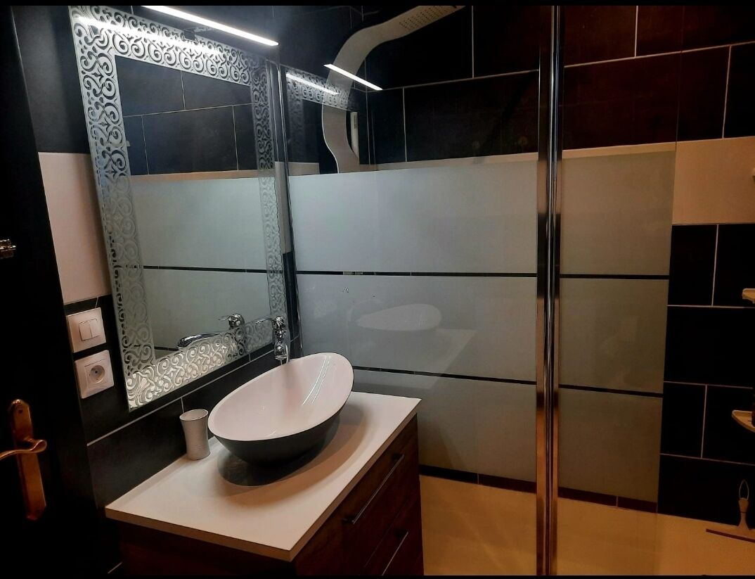 VILLA 6 PERS with SWIMMING POOL not overlooked