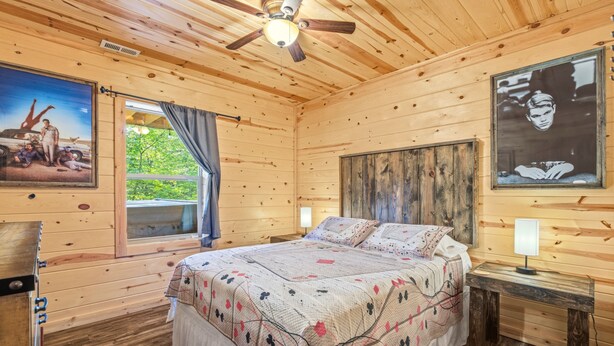 Room - Double Down Lodge | 5BR Group Getaway, Hot Tub & Game Room Near Old Man's Cave (Logan)