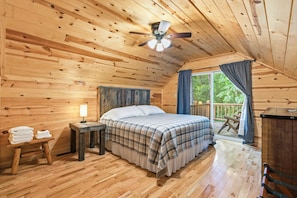 5 bedrooms, WiFi (free), bed sheets