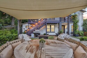 Outdoor dining - Historic 10 Dupont Lane (St. Augustine)