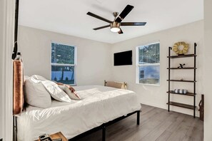 3 عدّة غرف نوم ومكواة/لوح كي وسرير سفر وواي فاي