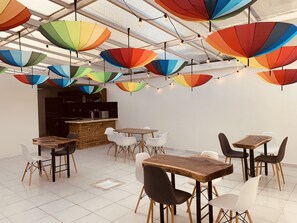 Smart TV, Netflix, streaming services - CASA CREAZZO 62 (Bogotá)