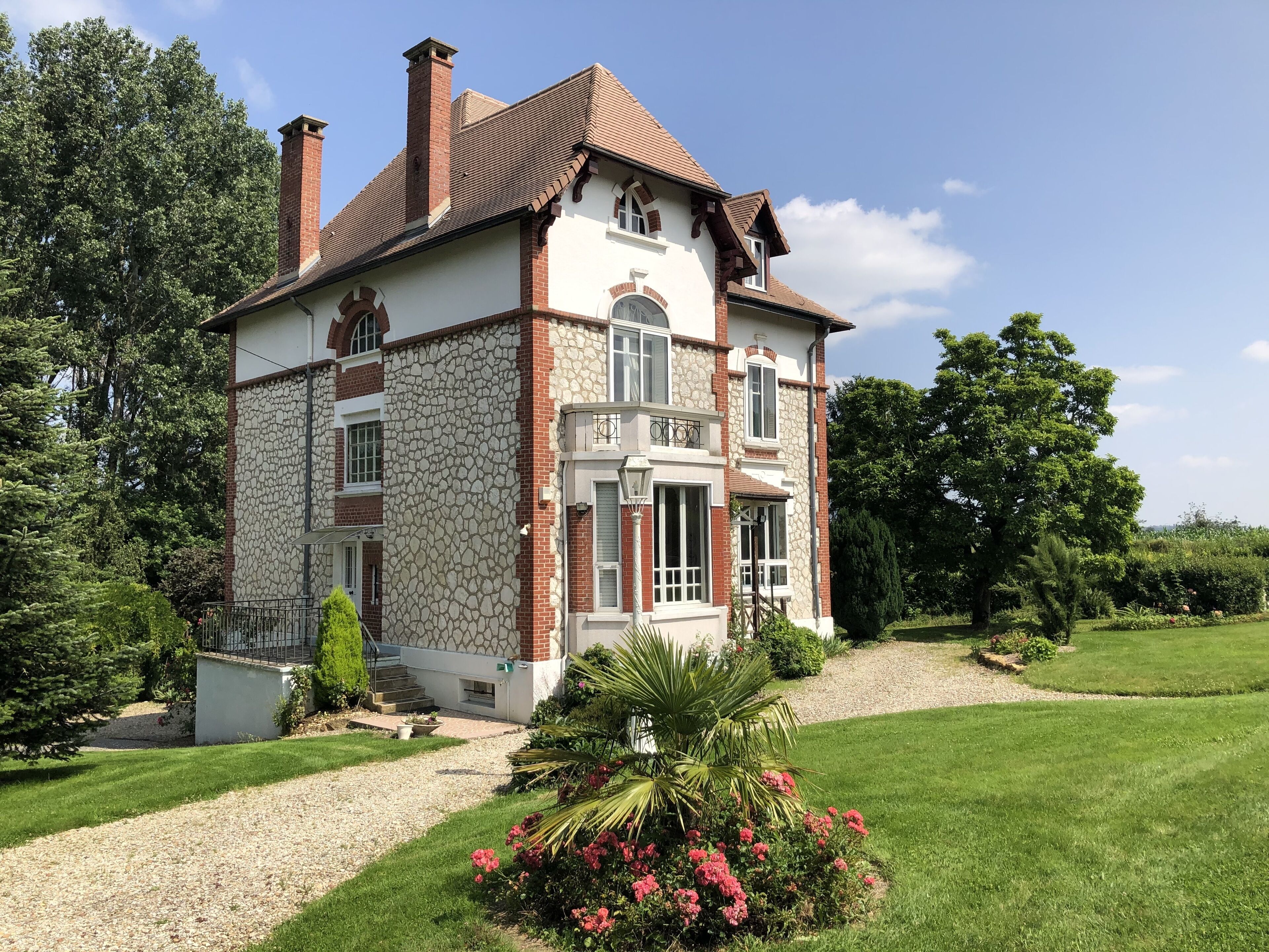 Elegant renovated and comfortable villa, with swimming pool, in the Ardennes countryside