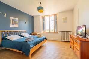 6 Schlafzimmer, Reisekinderbett, kostenloses WLAN, Bettwäsche