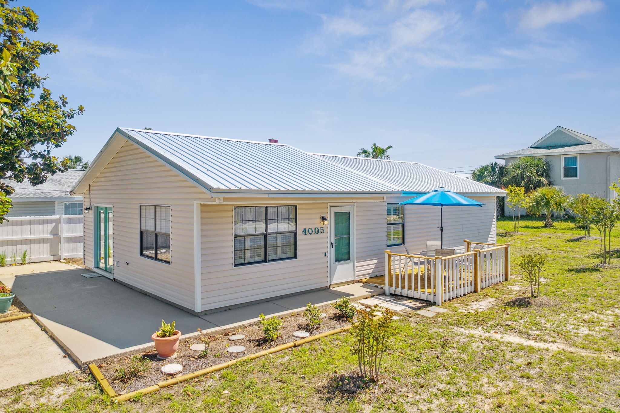House- Nearby Beach access and Boat Launch