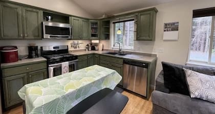 Quiet 2 Bedroom House