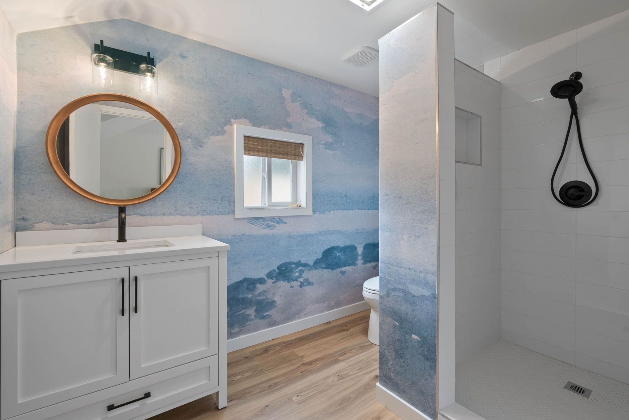 Fully Remodeled, Private Cottage--Sleeps 4!