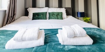 Casa | 3 dormitorios, tabla de planchar con plancha, wifi gratis y ropa de cama