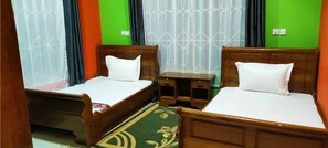 3 bedrooms, bed sheets