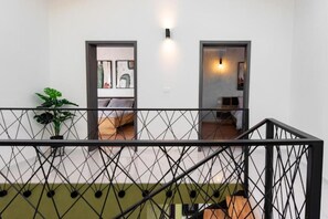 5 camere, ferro/asse da stiro, culla da viaggio, Wi-Fi gratuito