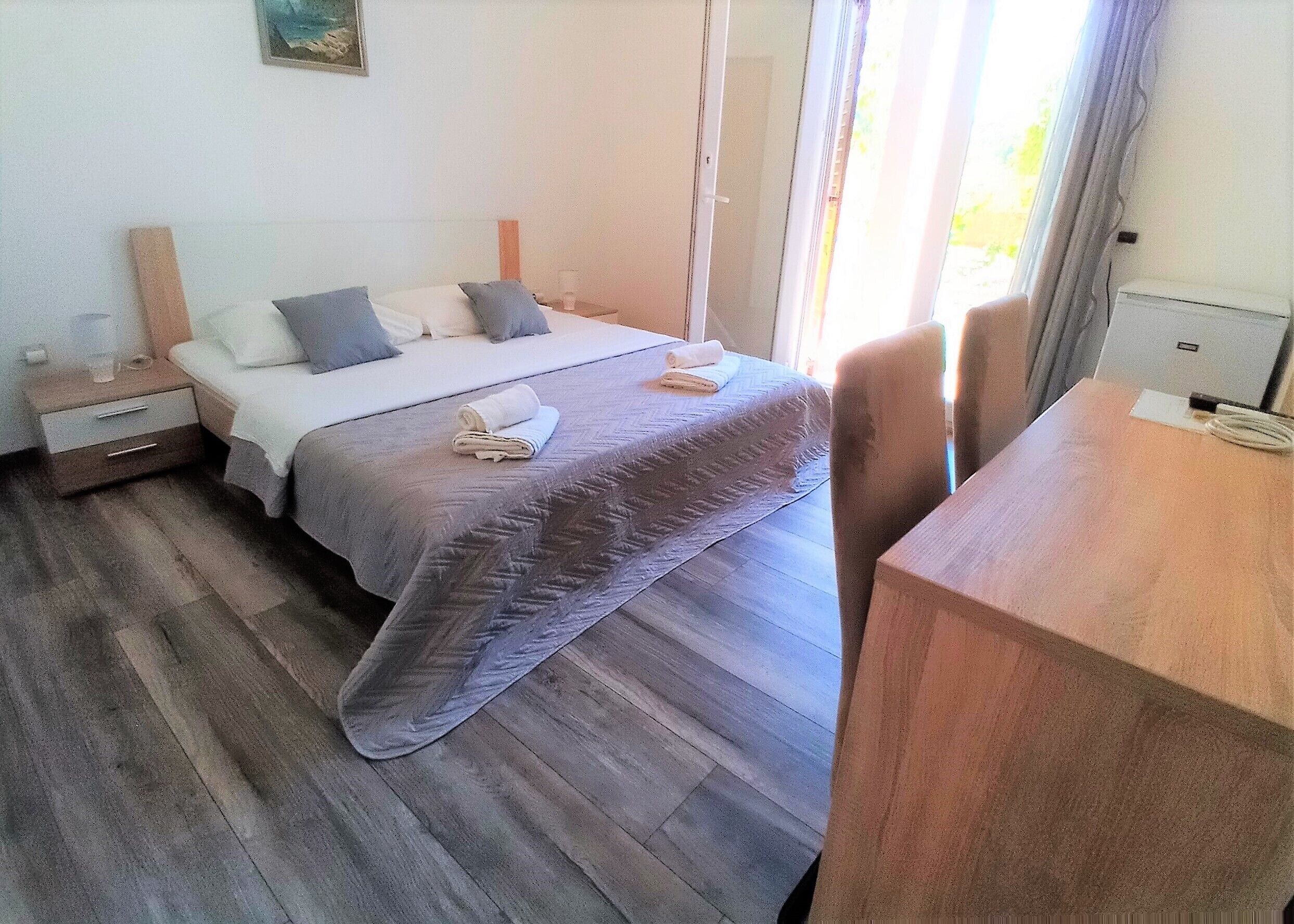 Wifi gratis y ropa de cama