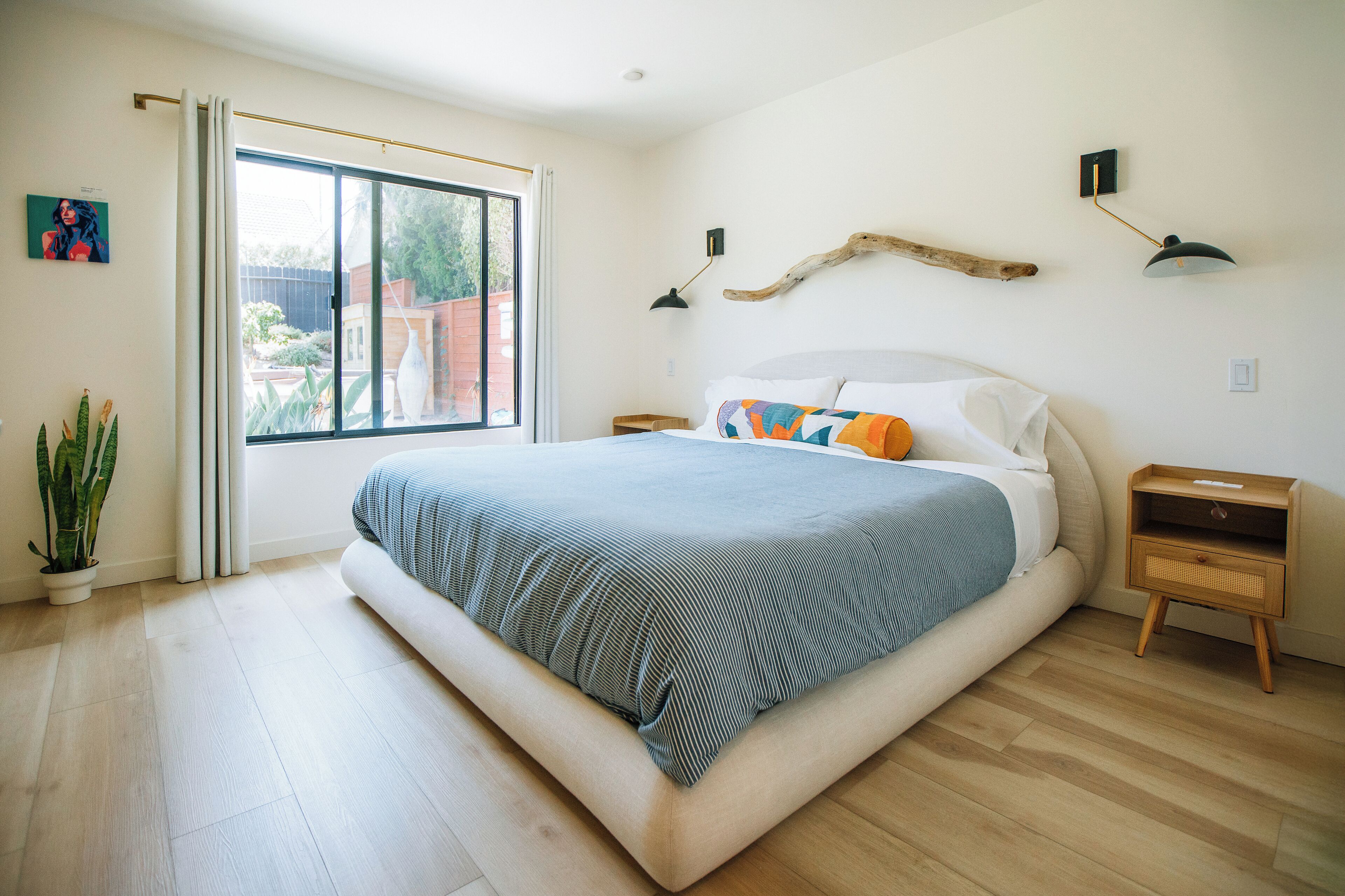 5 Schlafzimmer, Schreibtisch, Bügeleisen/Bügelbrett, Reisekinderbett