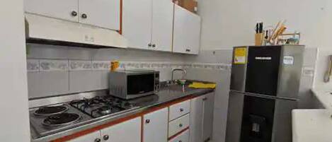 Frigorifero, microonde, macchina per tè/caffè