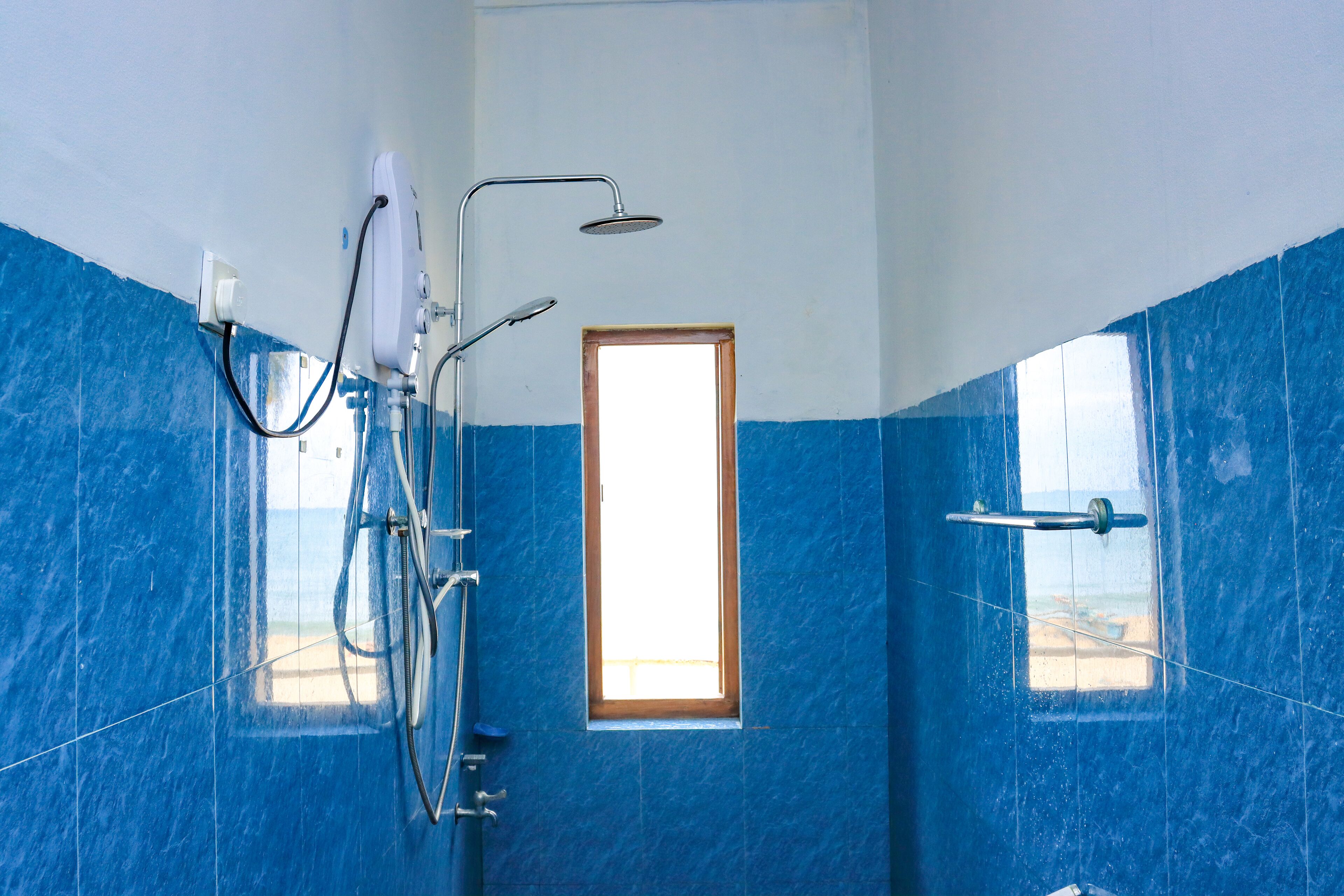 Shower, towels