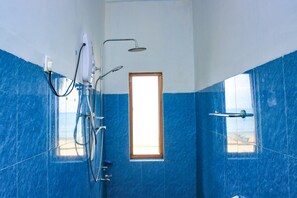 Douche, serviettes fournies