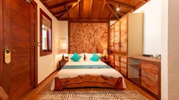 Deluxe Triple Room | Premium bedding, memory foam beds, free minibar items, in-room safe