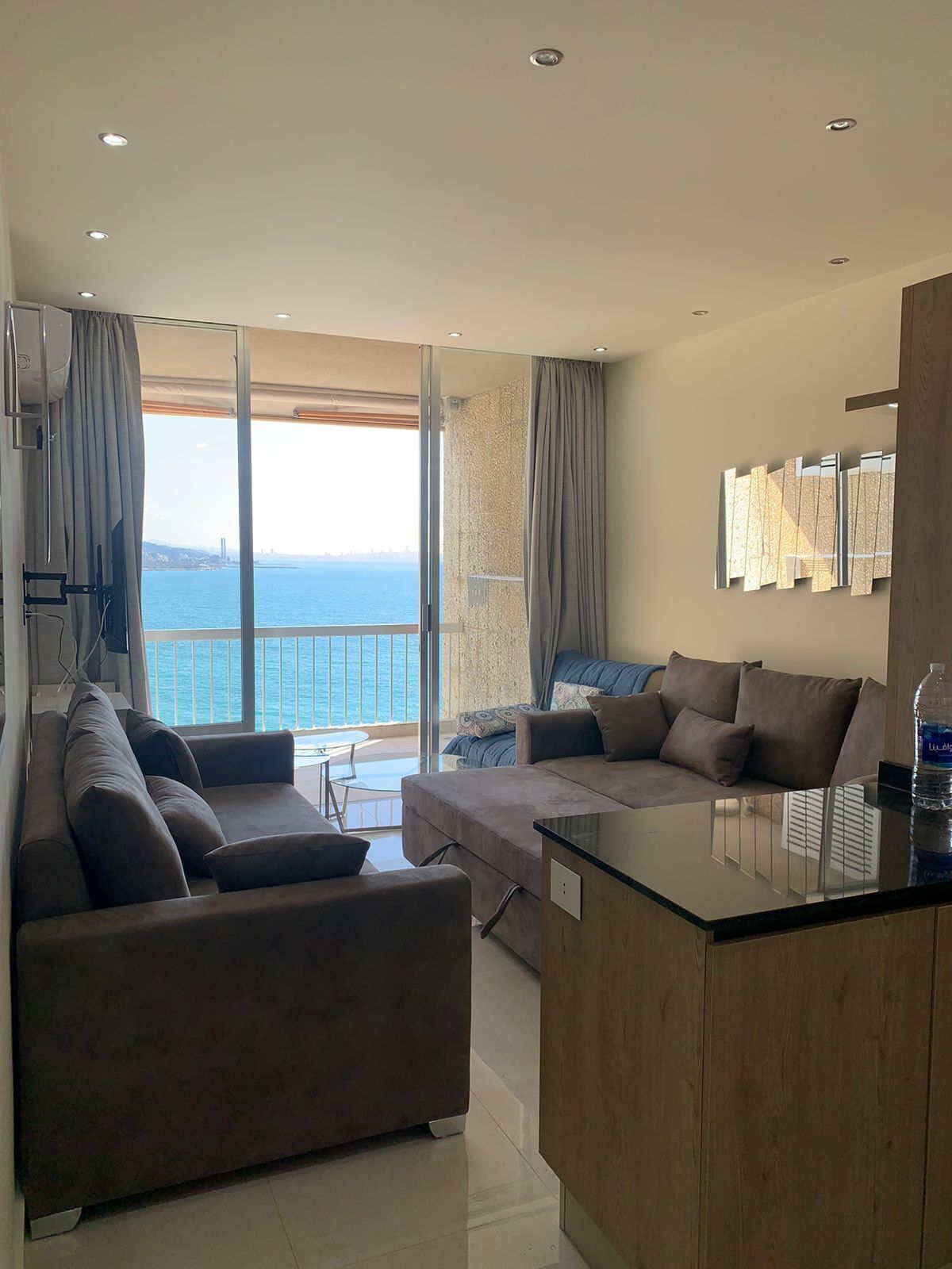 Smart TV, table tennis