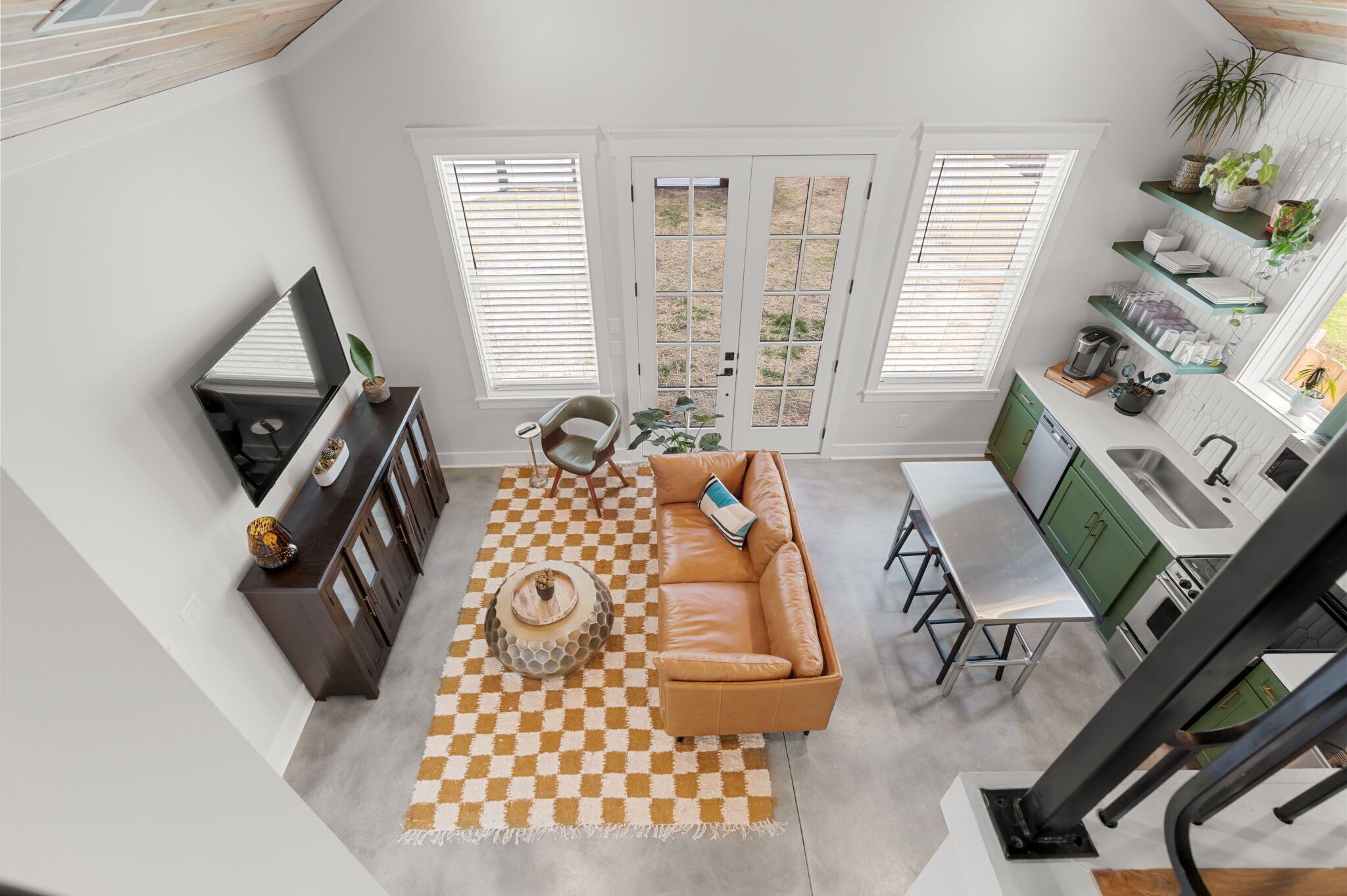 10 mins to Broadway! Private Guest House w/patio; Walkable to coffee & bars. 