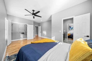 4 bedrooms, iron/ironing board, WiFi, bed sheets