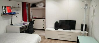 Self-contained studio in the heart of the Yvelines