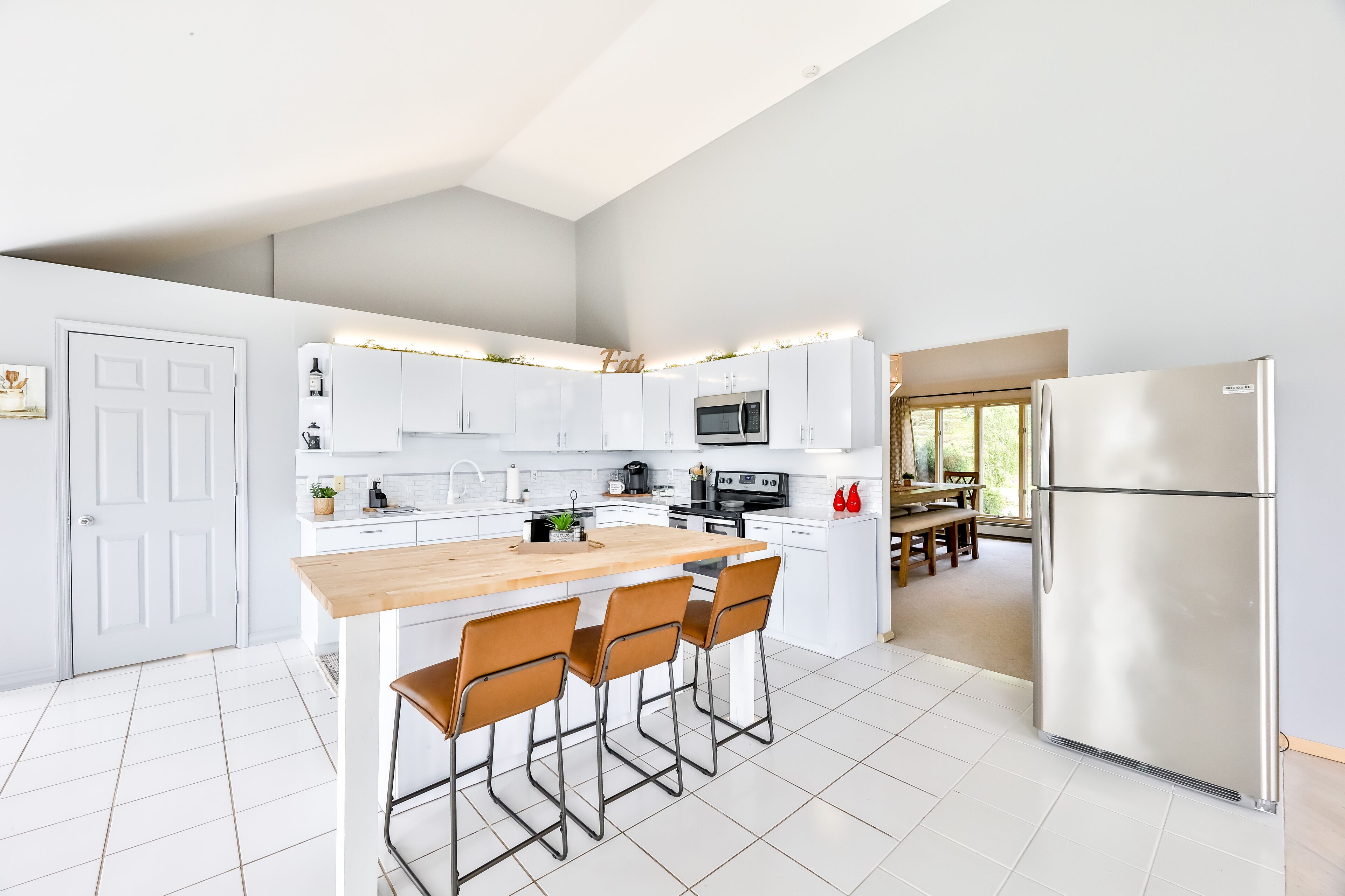 Chalet near Windham w/ hot tub