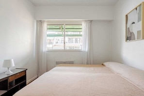 3 bedrooms, desk, iron/ironing board, travel cot - Lovely Apartment Great Location (Buenos Aires)