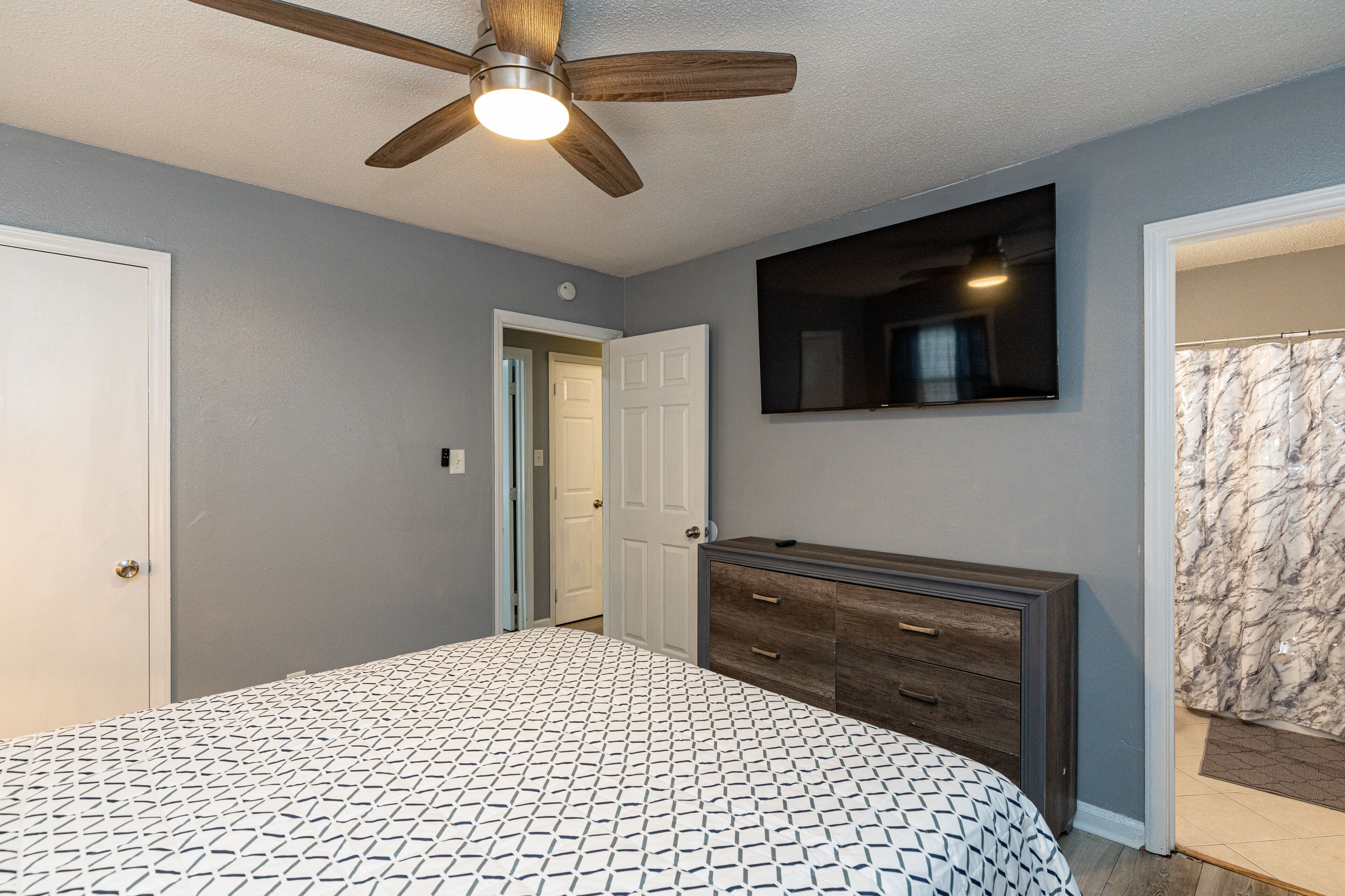 Cozy 3BR Home With Outdoor Space