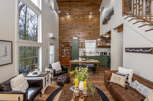 Couples Tree Loft Rock Hot Tub Buffalo River