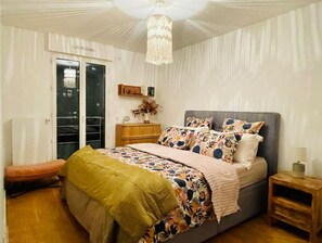 1 bedroom, desk, free WiFi, bed sheets - Stunning apartment with balcony to visit Paris (Clichy)