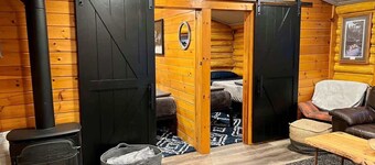 The Edgewater Cabin-Lakeside Paradise