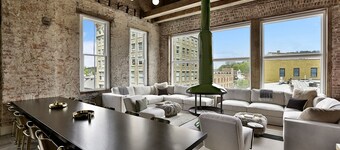 NEW!!! 6 BR + 5 Bath Penthouse Overlooking Downtown. 1 mile from Buffalo Trace