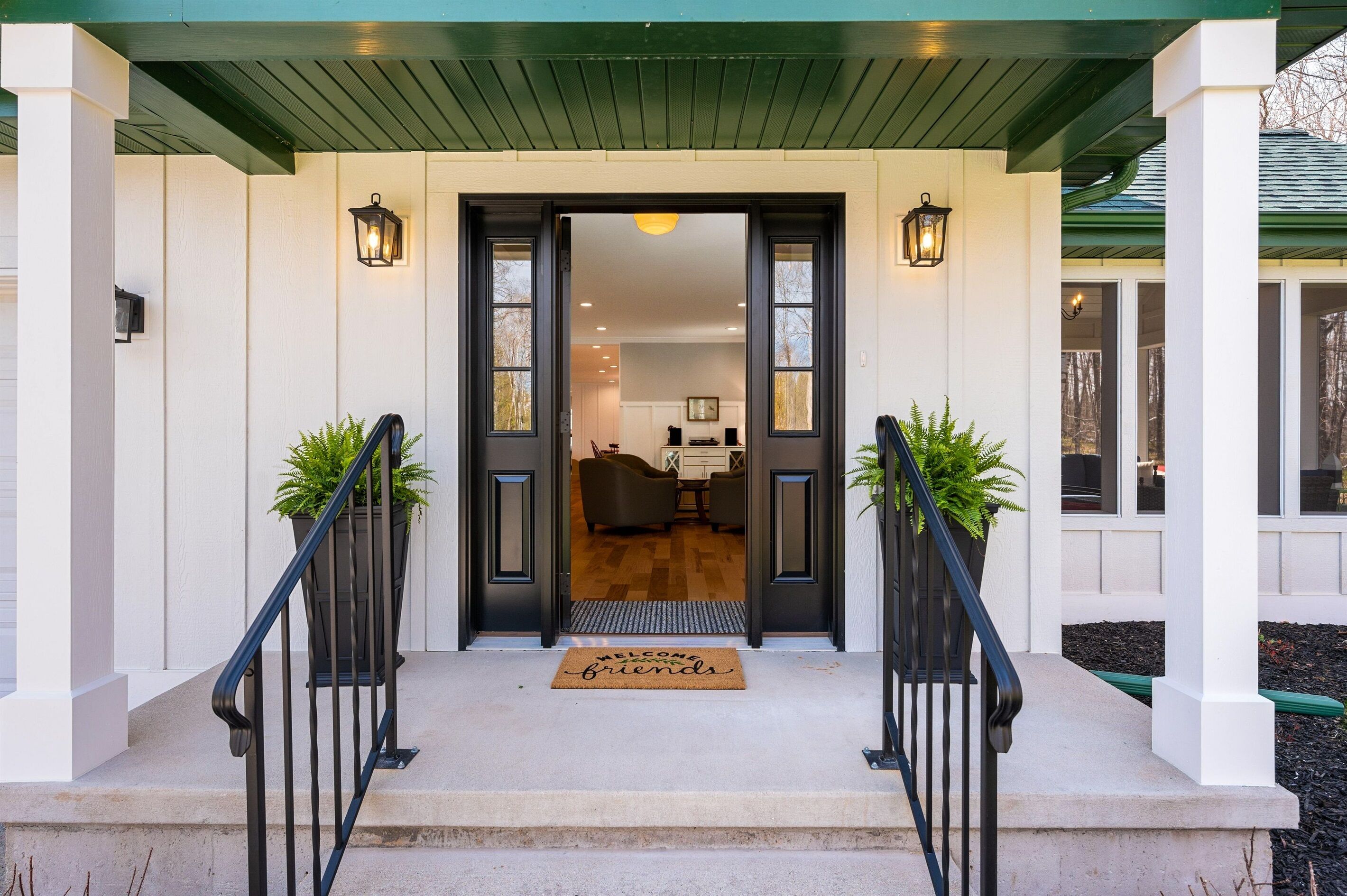 Chicory Cottage - Private Family Retreat with Game Room, Walk to Kangaroo Lake